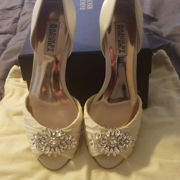 Badgley Mischka - Picture 4 of 4